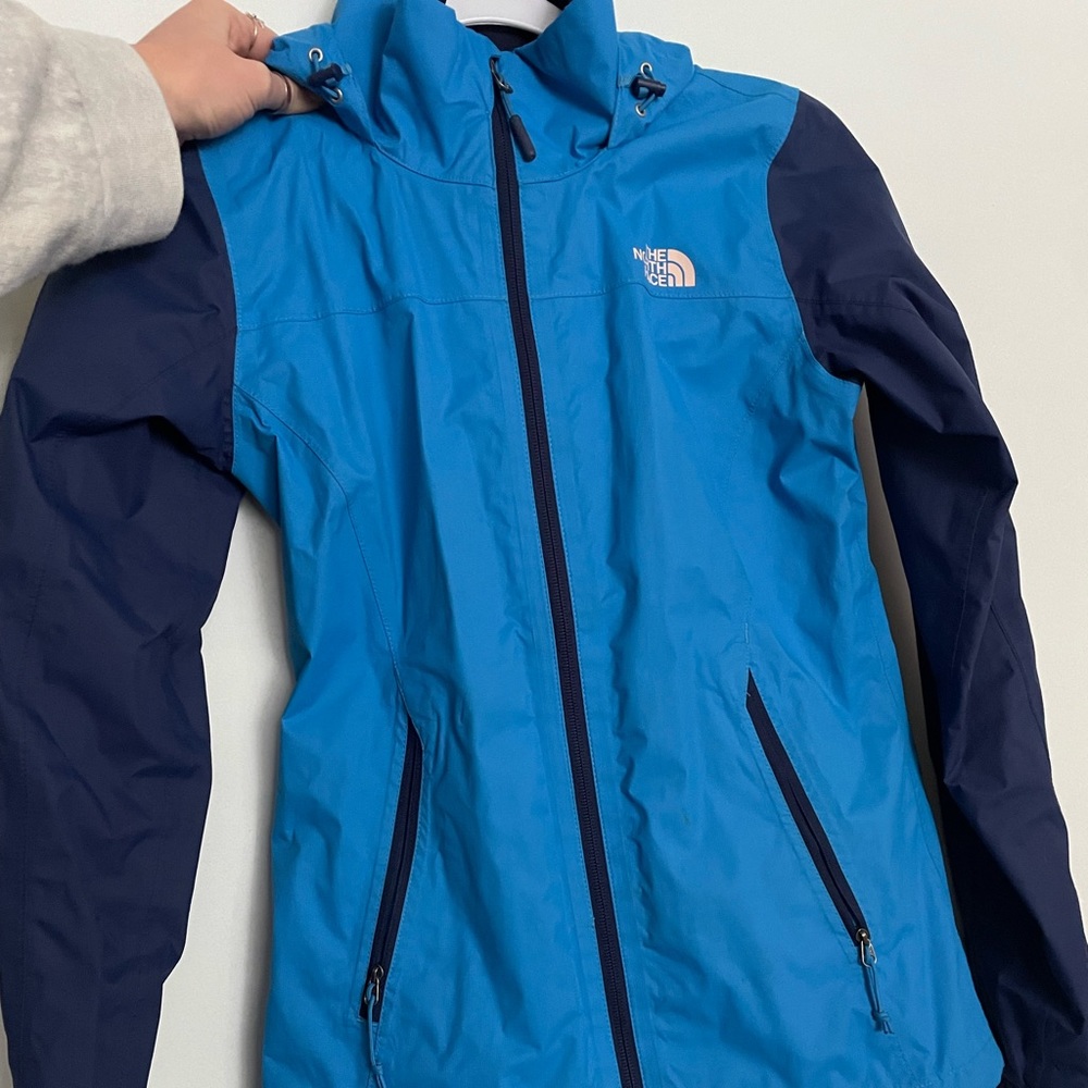 North face windbreaker/rain jacket